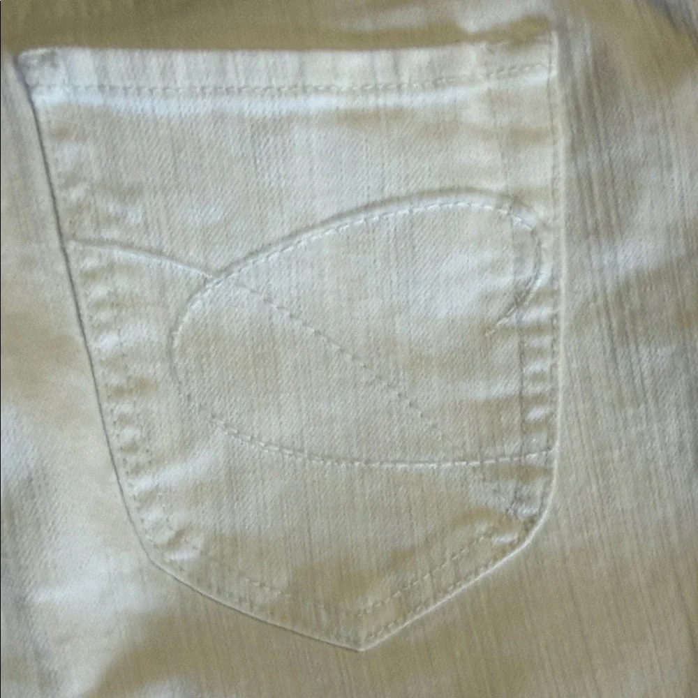 Chico's White Platinum Denim Charm Jean - size .5 Short (or size 6) *** NWT *** - Picture 7 of 10